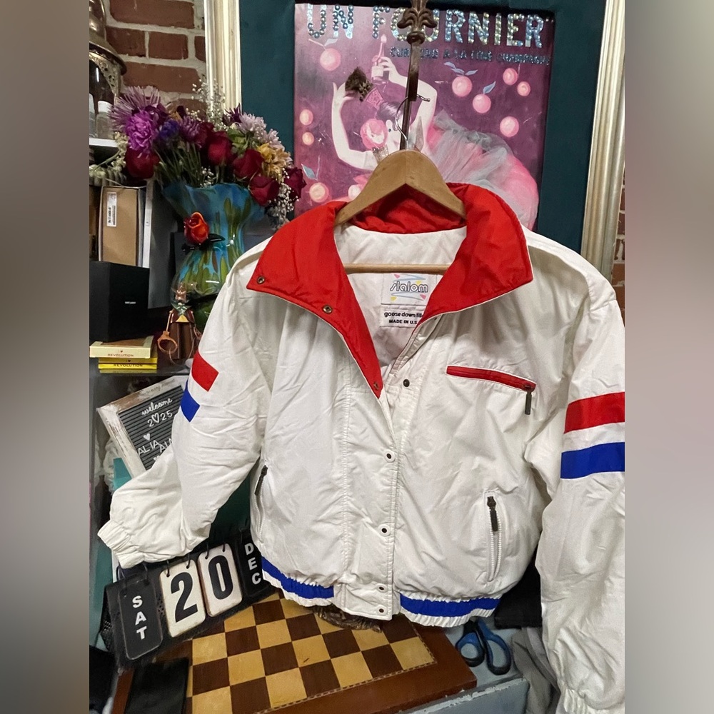 vintage Slalom goose down filled puffer ski jacket in white with red $ blue
